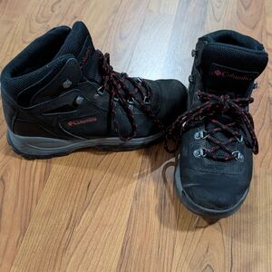 Columbia Men's Black Hiking Boots